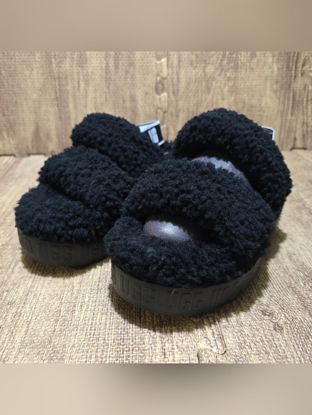 UGG Oh Fluffita Black Curly Sheepskin Platform Slide Sandals Women's Size 8 - Picture 2 of 10